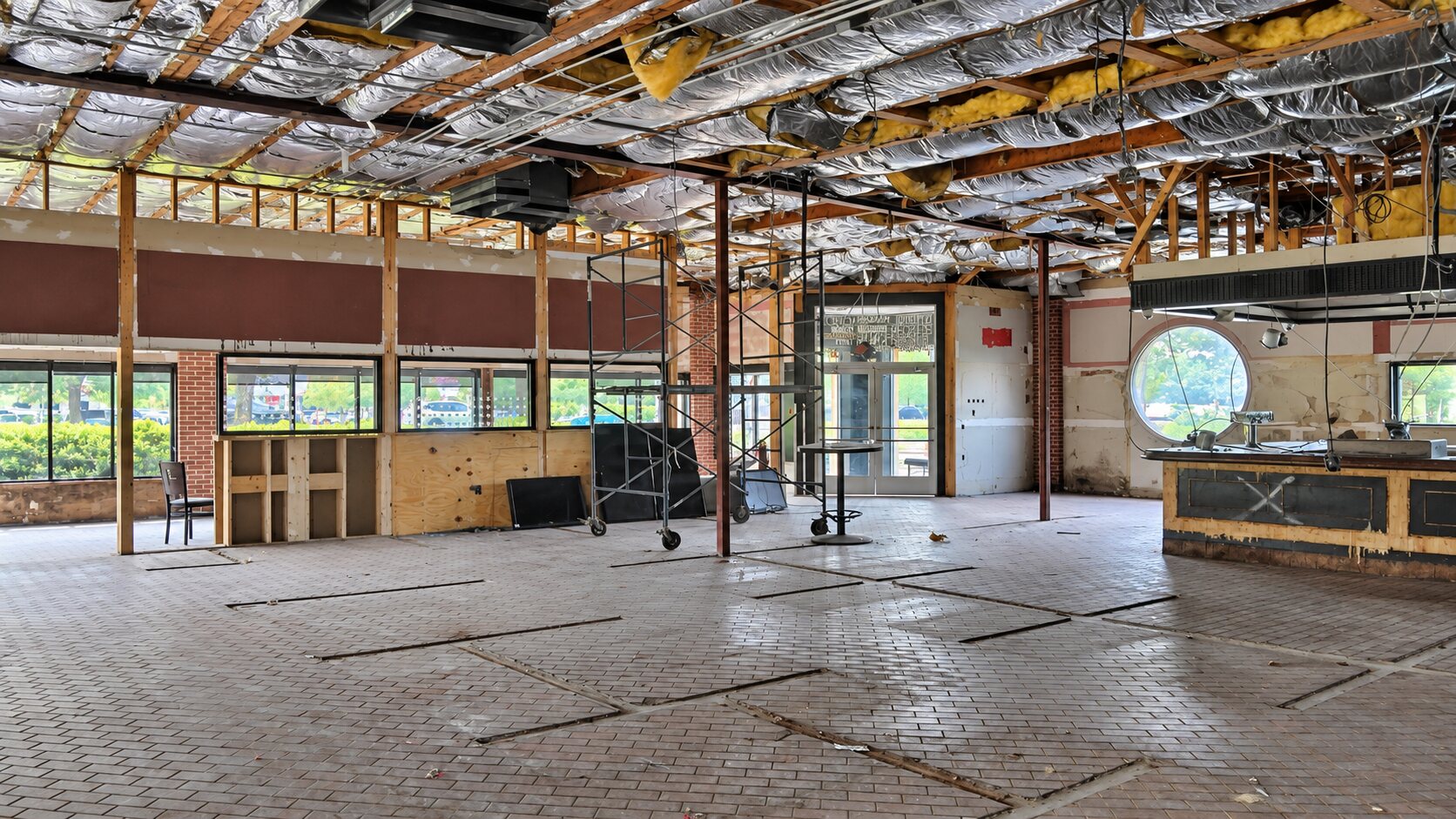 Large selective commercial interior demolition project in Newport News